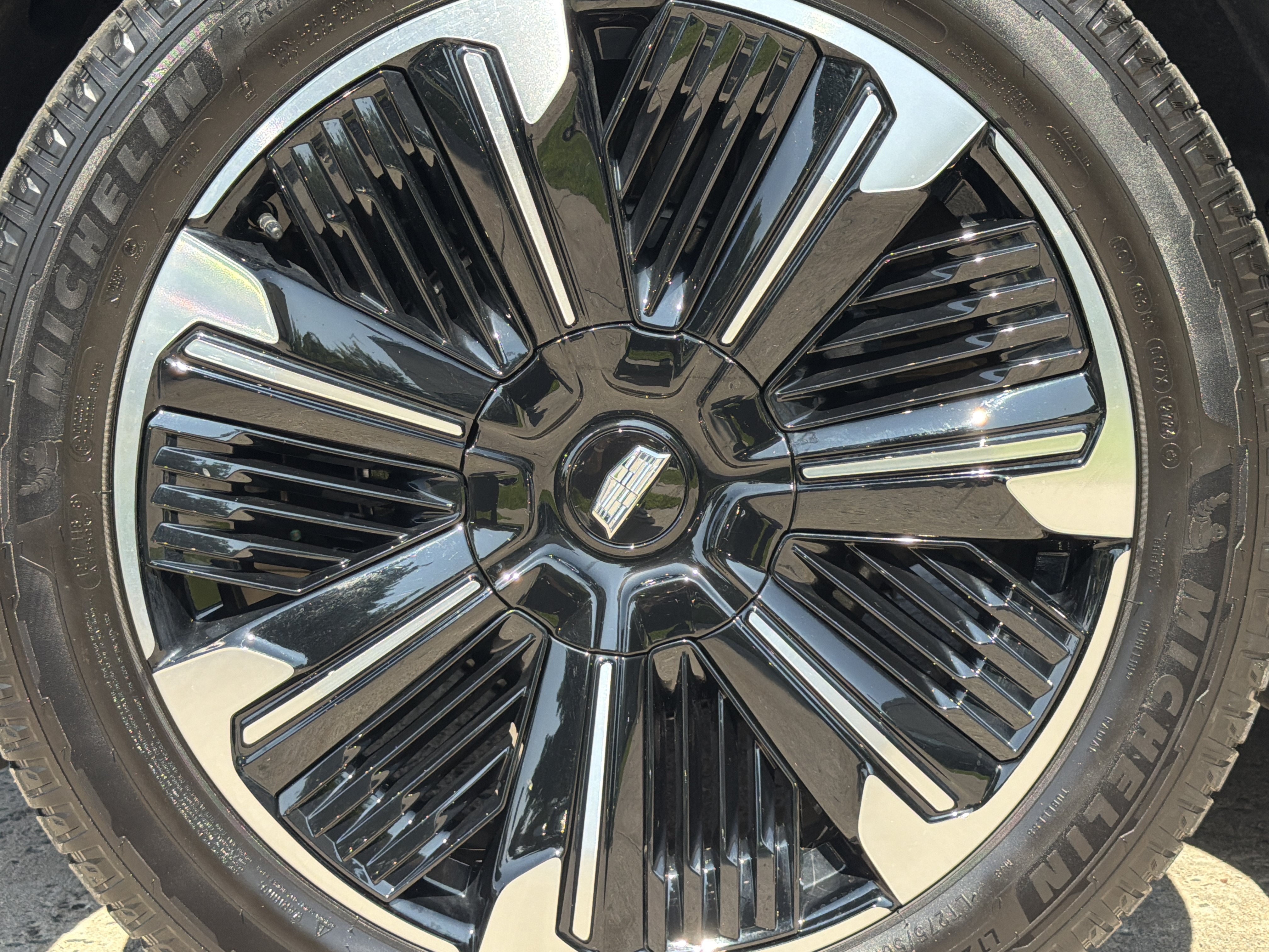 Used 2025 Cadillac Escalade IQ Sport 2 AWD/4WD image 18