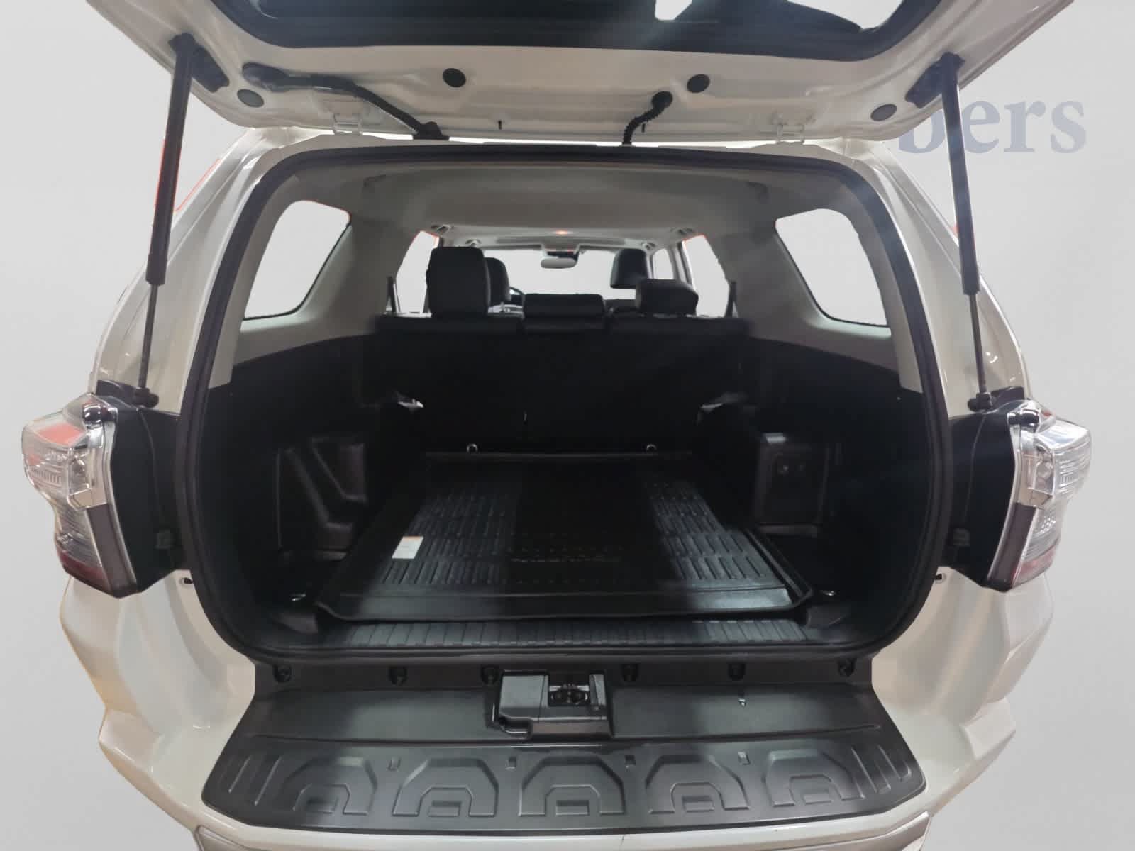 Used 2021 Toyota 4Runner TRD Off-Road Premium w/ Moonroof Package AWD/4WD image 4
