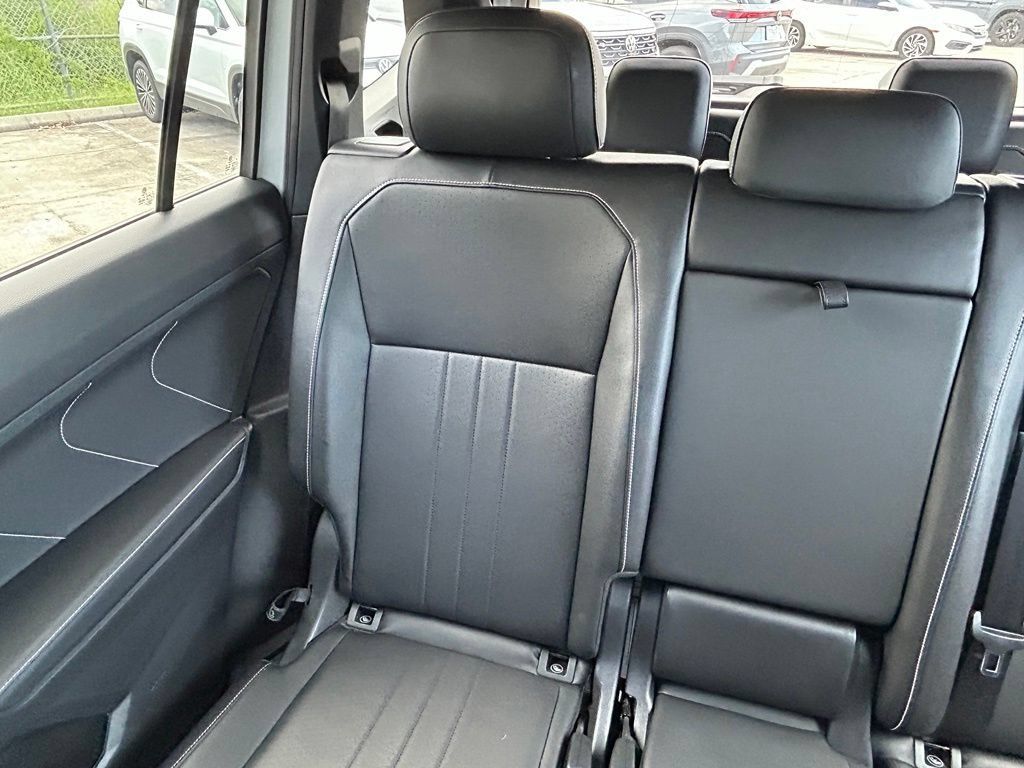 Certified 2023 Volkswagen Tiguan SE R-Line FWD image 12