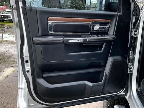 Used 2016 RAM 2500 Laramie w/ Convenience Group image 22