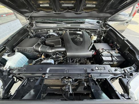 Used 2017 Toyota Tacoma TRD Sport w/ Tow Package image 49