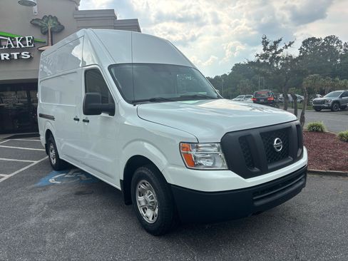 Used 2021 Nissan NV 2500 SV w/ Back Door Glass Package RWD image 4
