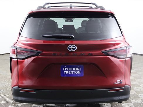 Used 2023 Toyota Sienna XLE image 13