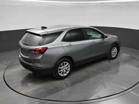 Used 2023 Chevrolet Equinox LS w/ LS Convenience Package FWD image 31