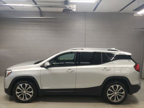 Used 2020 GMC Terrain SLT w/ Preferred Package image 17