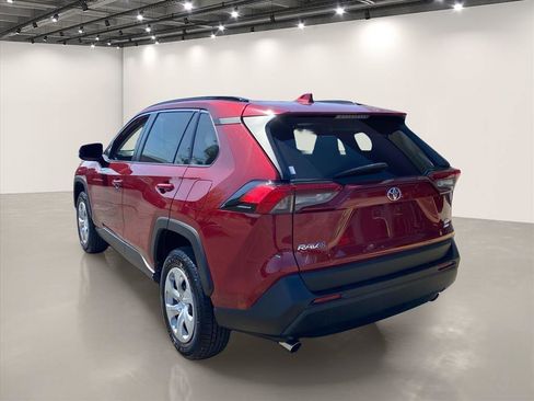 Used 2019 Toyota RAV4 LE w/ Carpet Mat Package AWD/4WD image 5