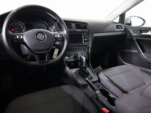 Used 2018 Volkswagen Golf S image 30