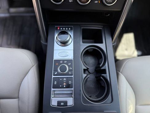 Used 2020 Land Rover Discovery Landmark AWD/4WD image 27