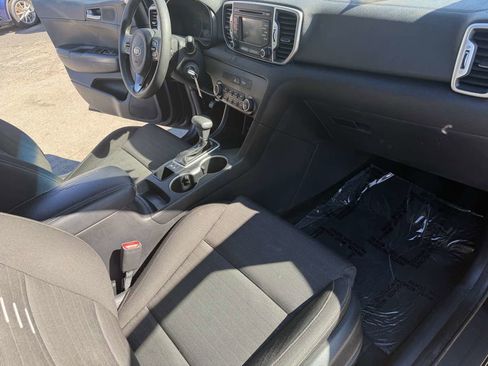 Used 2018 Kia Sportage LX image 11