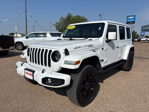 Used 2023 Jeep Wrangler Unlimited Sahara AWD/4WD image 4
