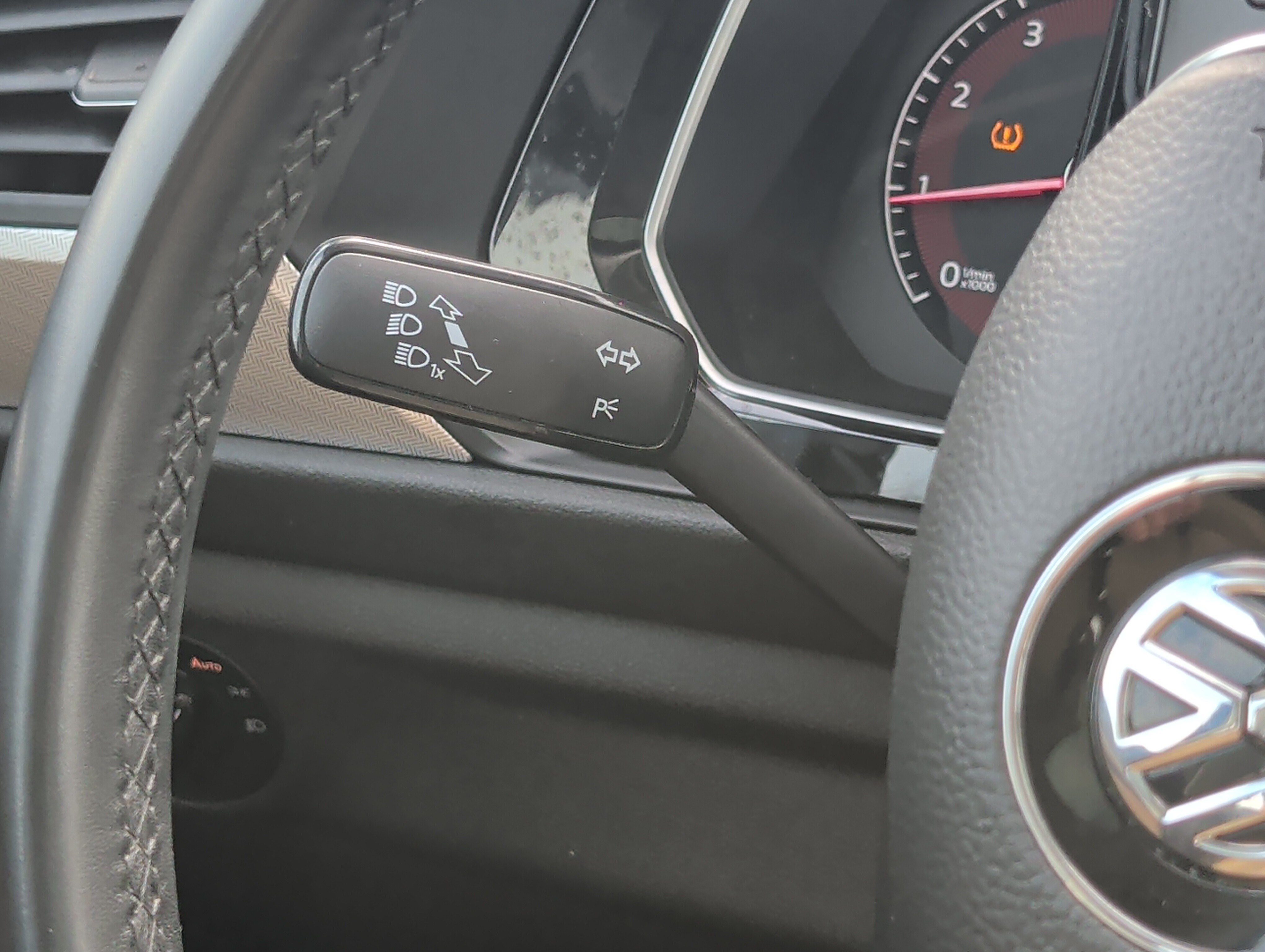 Used 2019 Volkswagen Jetta SE FWD image 29