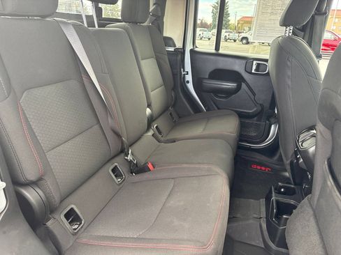 Used 2023 Jeep Gladiator Rubicon w/ Cold Weather Group AWD/4WD image 25