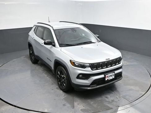 New 2026 Jeep Compass Latitude AWD/4WD image 30