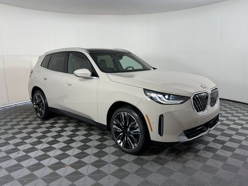 Used 2026 BMW X3 xDrive30i w/ Premium Package AWD/4WD image 7