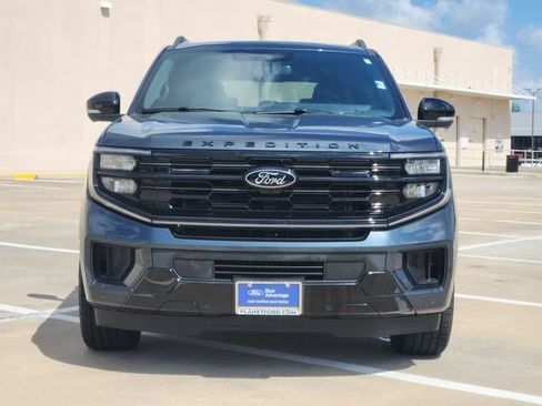 Used 2025 Ford Expedition Max Platinum w/ Stealth Appearance Package AWD/4WD image 2