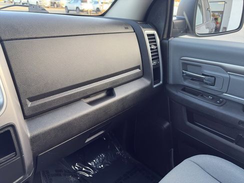 Used 2022 RAM 1500 Classic SLT image 11