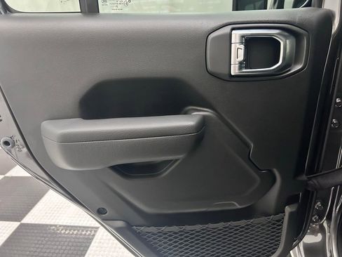 New 2025 Jeep Gladiator Sport image 13