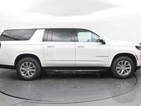 New 2025 Chevrolet Suburban Premier image 10