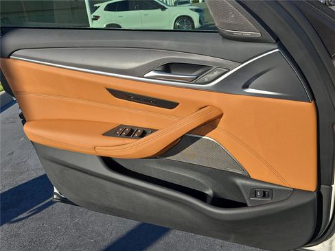 Used 2023 BMW 530i w/ Executive Package image 15