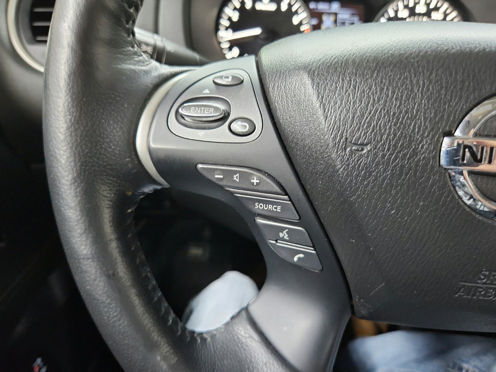 Used 2019 Nissan Pathfinder SL AWD/4WD image 51