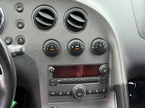 Used 2009 Pontiac Solstice GXP w/ Premium Package RWD image 28
