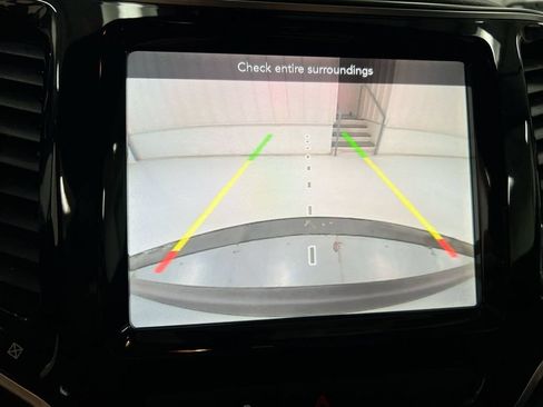 Used 2019 Jeep Cherokee Limited FWD image 15