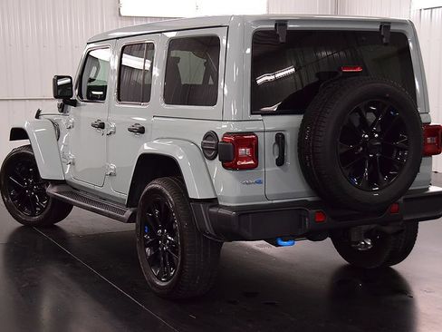 Used 2023 Jeep Wrangler Unlimited Sahara w/ Cold Weather Group AWD/4WD image 5