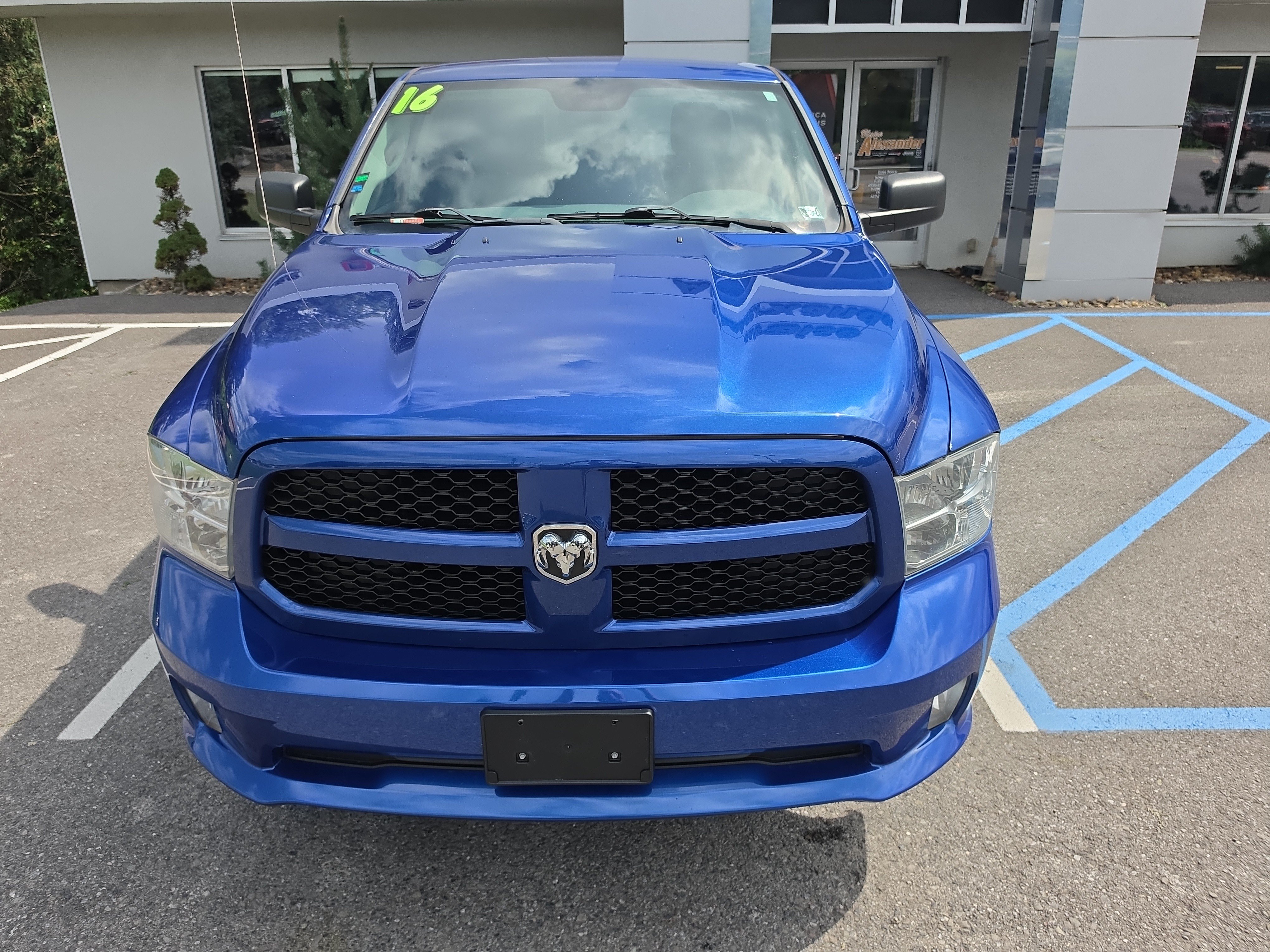 Used 2016 RAM 1500 Express AWD/4WD image 9