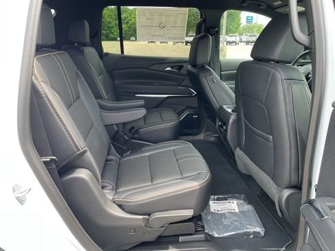 New 2026 Chevrolet Traverse High Country FWD image 25