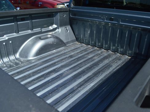 Used 2018 GMC Canyon SLE RWD image 10