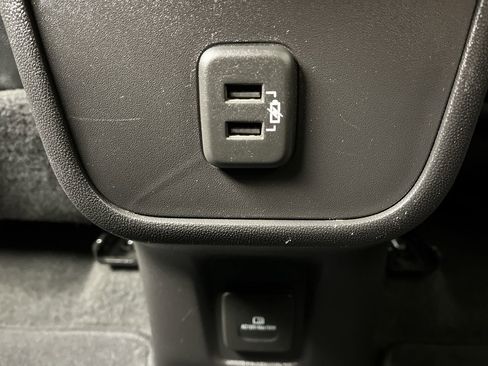 Certified 2024 GMC Terrain SLT image 12