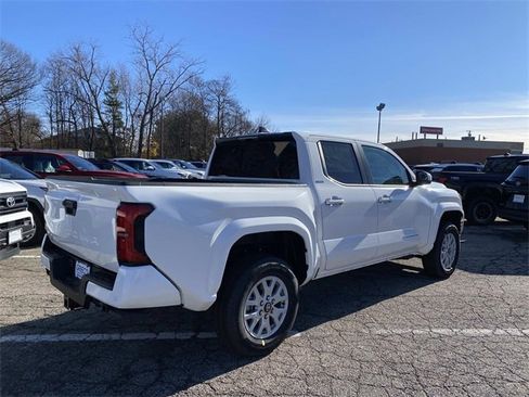 New 2025 Toyota Tacoma SR5 image 3