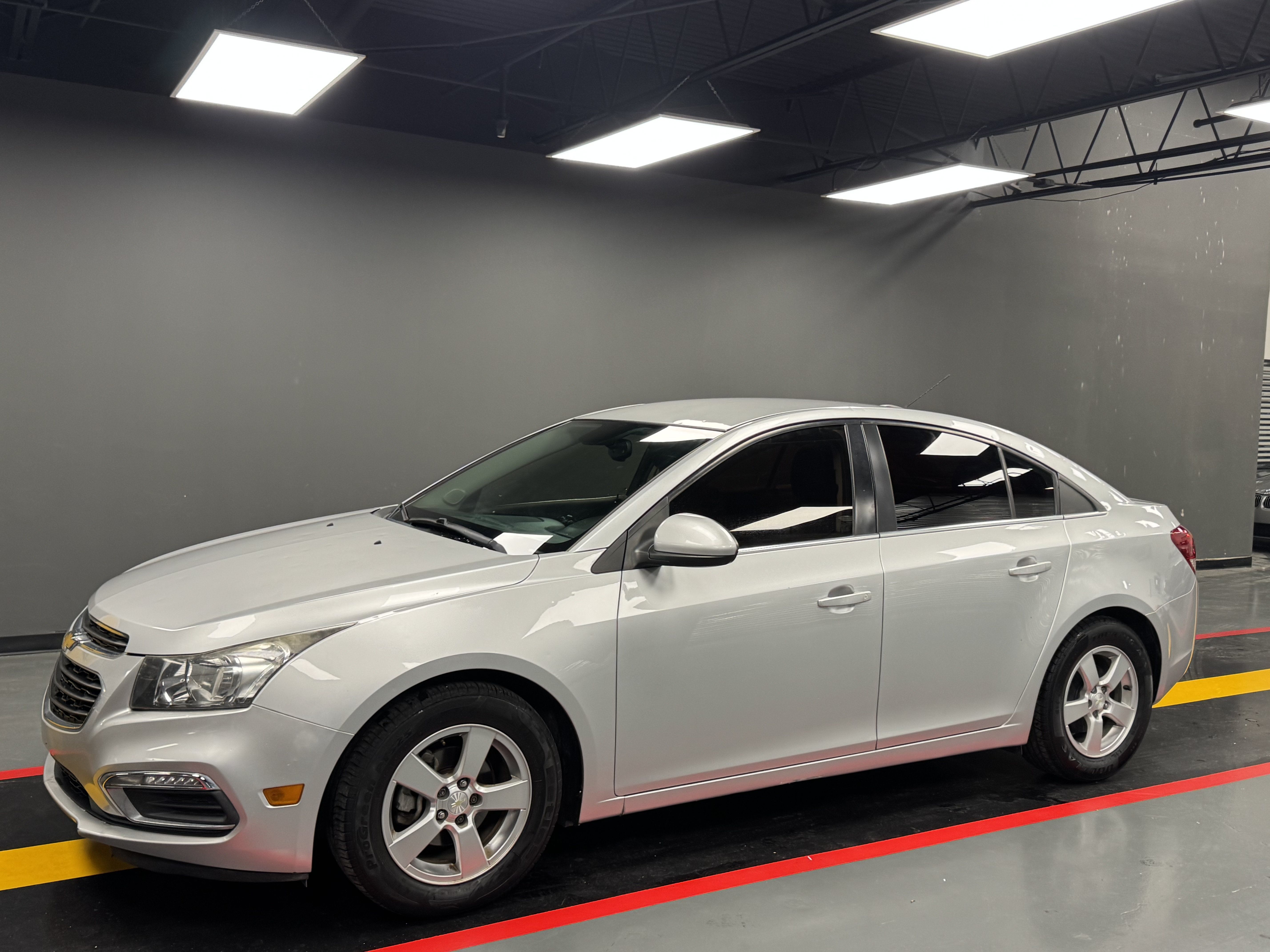 Used 2015 Chevrolet Cruze LT FWD image 3
