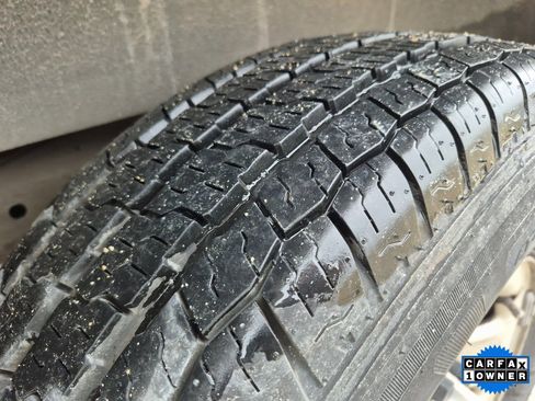 Used 2015 Chevrolet Express 2500 image 9