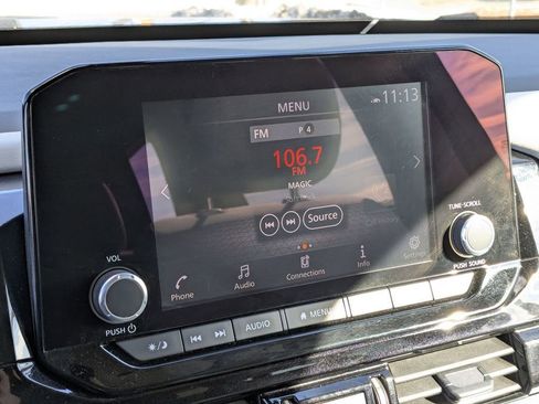 Used 2024 Nissan Pathfinder SV image 22