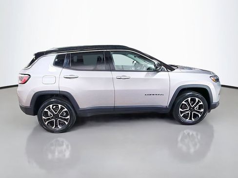 Used 2022 Jeep Compass Limited AWD/4WD image 10