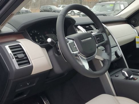 New 2026 Land Rover Discovery Dynamic SE AWD/4WD image 8