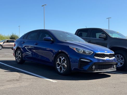 Used 2021 Kia Forte LXS FWD image 2