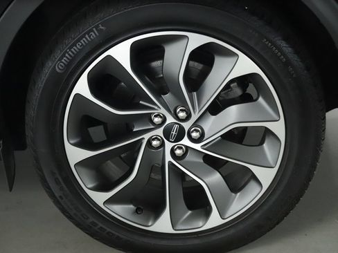 Used 2023 Lincoln Nautilus Reserve w/ Cargo Utility Package AWD/4WD image 42