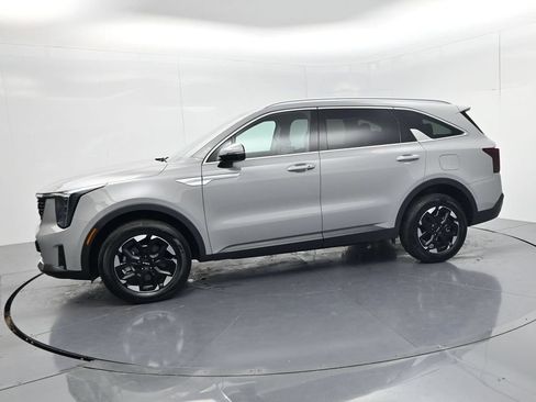 Certified 2026 Kia Sorento S AWD/4WD image 4