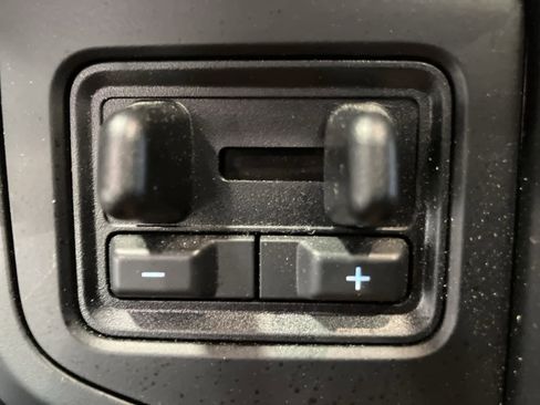 Used 2023 Ford Expedition Platinum image 26