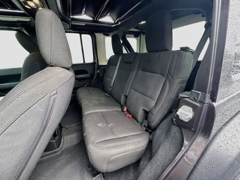 Used 2022 Jeep Wrangler Unlimited Sport AWD/4WD image 27