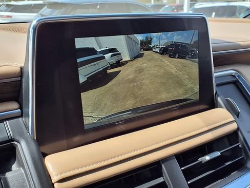 Used 2022 Chevrolet Tahoe Premier RWD image 11