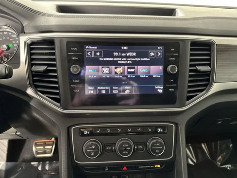 Used 2018 Volkswagen Atlas SE w/ R-Line Package image 25