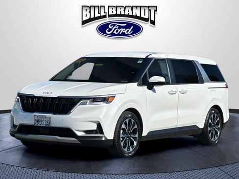 Used 2024 Kia Carnival EX FWD image 7
