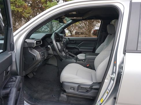 Used 2025 Toyota Tacoma SR5 image 2