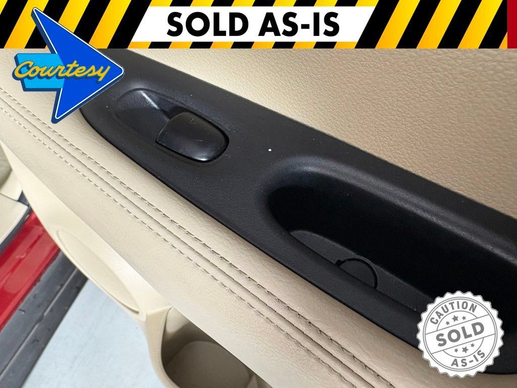 Used 2015 Nissan Rogue S FWD image 16