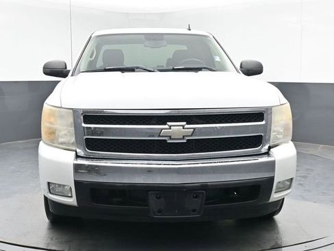 Used 2007 Chevrolet Silverado 1500 LT w/ 2LT Audio Package AWD/4WD image 3