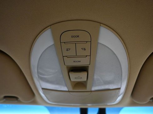 Used 2011 Hyundai Genesis 4.6 image 27