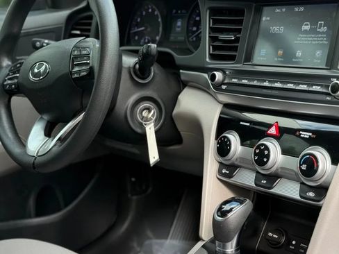 Used 2019 Hyundai Elantra SEL FWD image 14